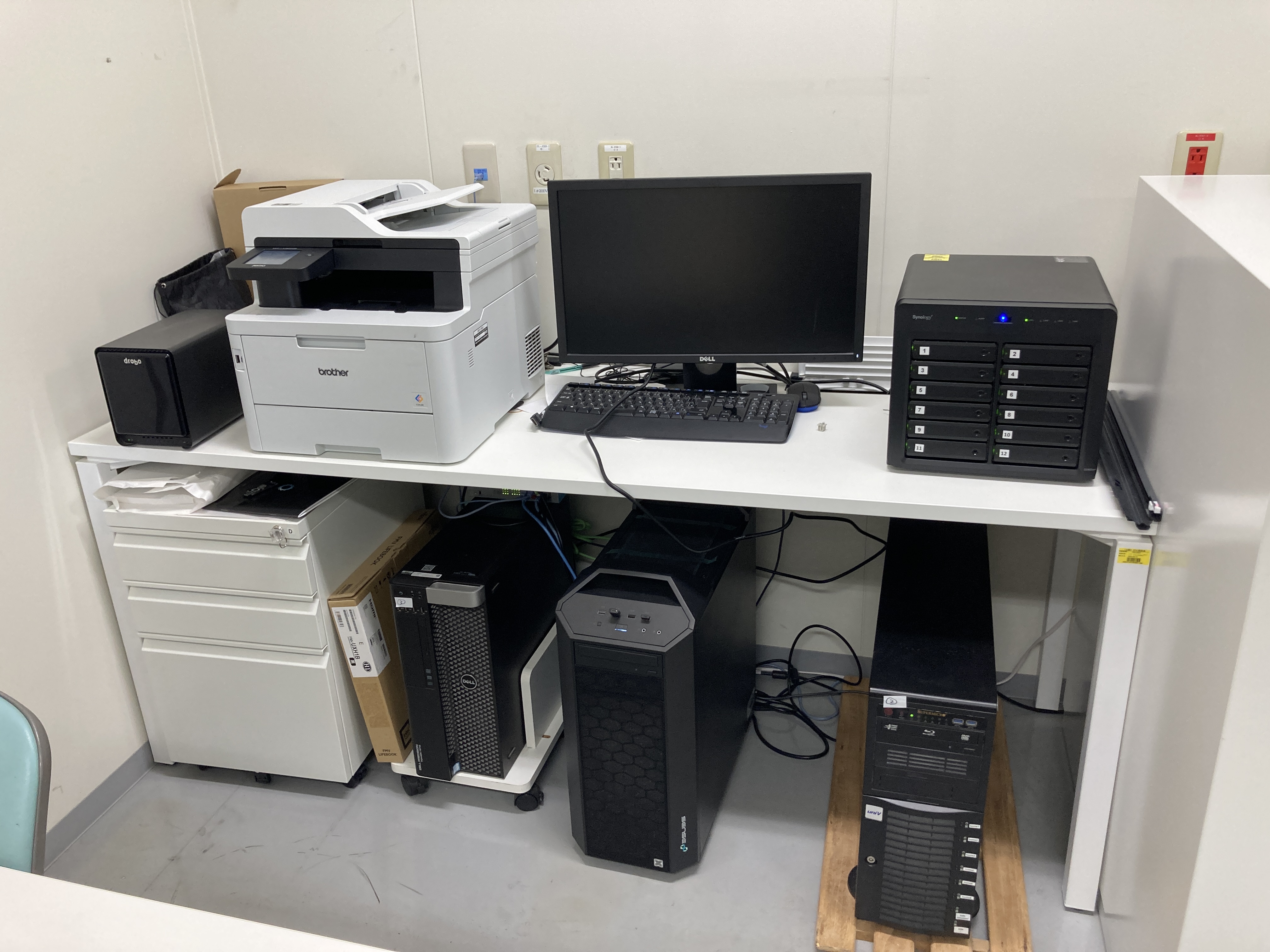 Workstation for data management